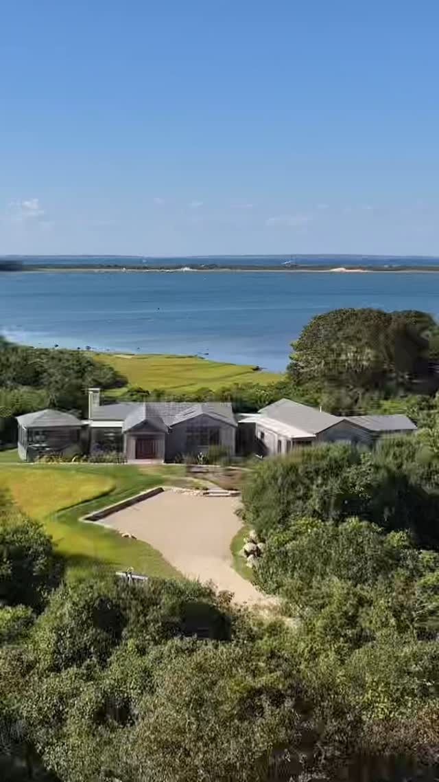 An architect’s vision, our craftsmanship. 🛠️
What would you like to build in 2025?
.
Architect: @sullivanassociatesarchitects 
Landscape Design: @clmvland 
🎥: @ozoraco 
.
.
#customhomebuilders
#capeandislands
#vineyardvibes 
#islandhome
#marthasvineyardbuilders
#radiusconstruction
#radiusmv
#modernhomedesigns 
#islandhomes
#qualityhomes 
#qualitybuilder 
#qualitybuilthomes