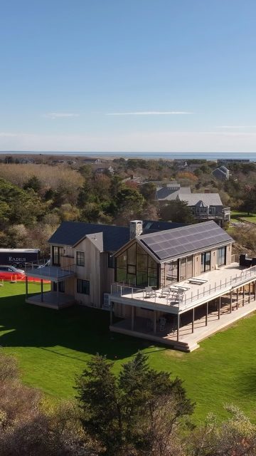 From the ground up, we’re building dream homes! 🏡 
What’s one thing your dream home must have? 🛠️
Comment below: ⬇️
.
.
.
.
#customhomebuilders
#capeandislands
#vineyardvibes 
#islandhome
#marthasvineyardbuilders
#radiusconstruction
#radiusmv
#modernhomedesigns 
#islandhomes
#qualityhomes 
#qualitybuilder 
#qualitybuilthomes